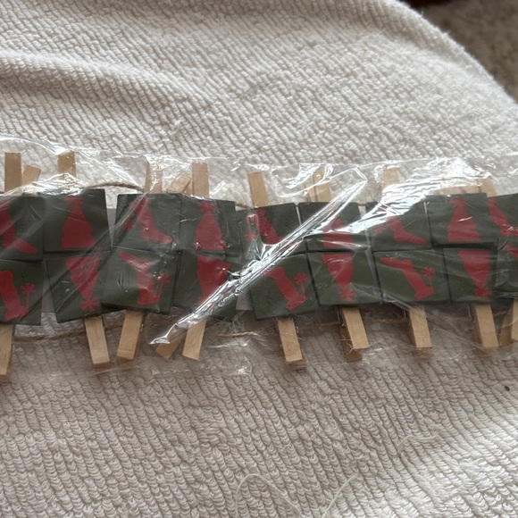 Christmas card or decoration holder - Picture 1 of 3